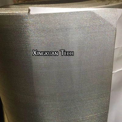 Soft Annealed Stainless Steel Woven Wire Mesh Placed On Top Of The Molding Dies