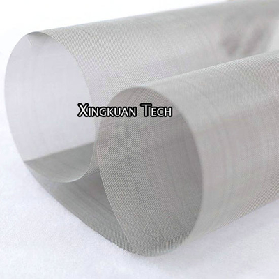 Soft Annealed Stainless Steel Woven Wire Mesh Placed On Top Of The Molding Dies