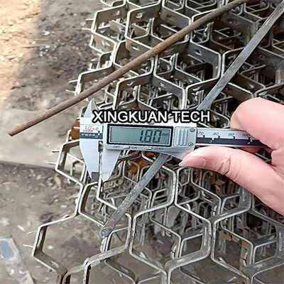 AISI 304 Hex Metal Mesh วัสดุทนไฟ Lining Flex Metal 1.8X20X50mm